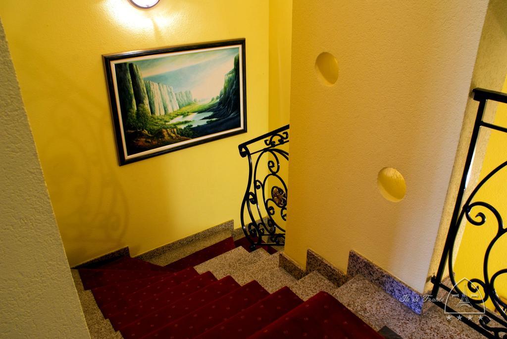 Vila Ile De France Novi Sad Eksteriør billede
