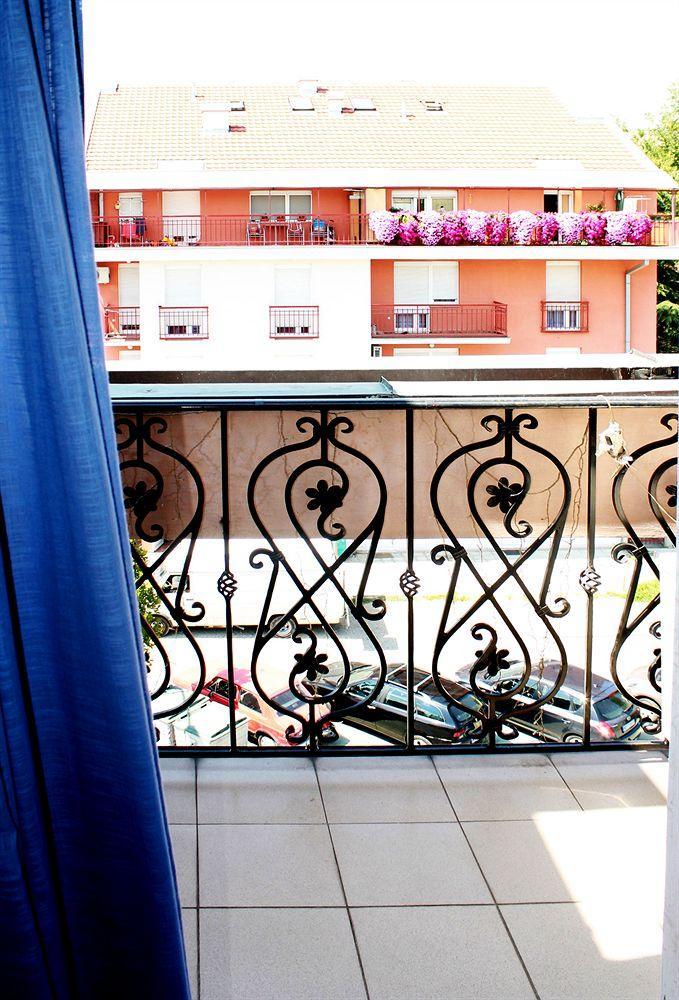 Vila Ile De France Novi Sad Eksteriør billede