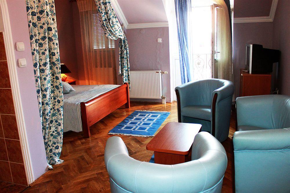 Vila Ile De France Novi Sad Eksteriør billede
