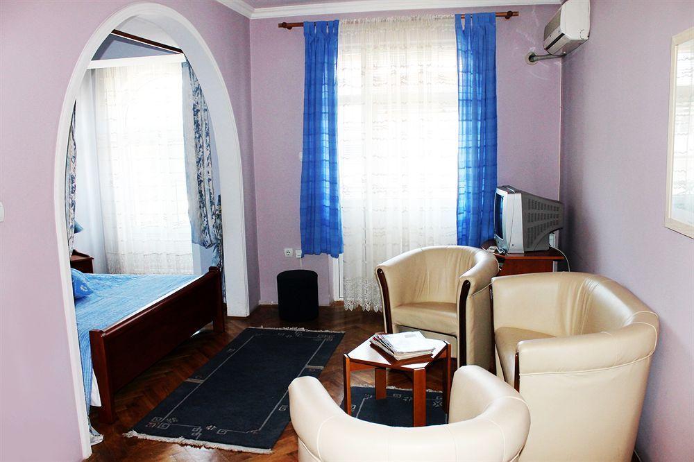 Vila Ile De France Novi Sad Eksteriør billede