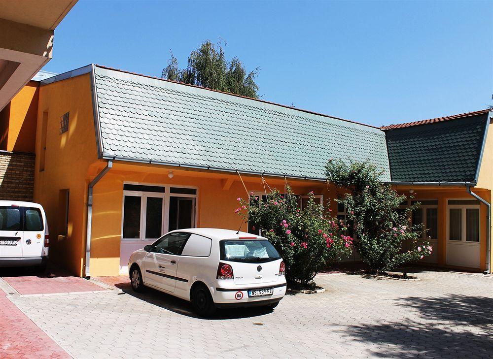 Vila Ile De France Novi Sad Eksteriør billede