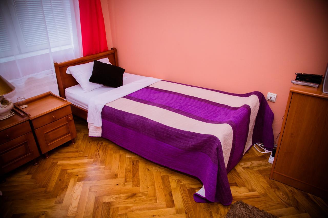 Vila Ile De France Novi Sad Eksteriør billede
